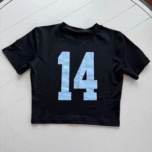 Black 14 cropped tee